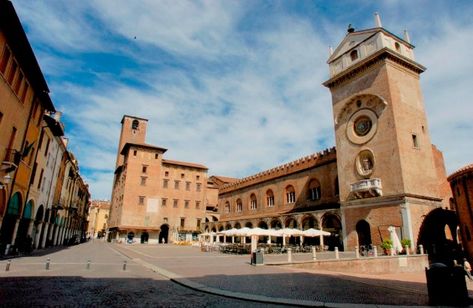 Day Tripper: The Magic of Mantua | ITALY Magazine Mantova Italy, Mantua Italy, Italy Trip Planning, Hidden Passage, Italy Magazine, Tourist Guide, Bergamo, Amazing Places, Unesco World Heritage Site