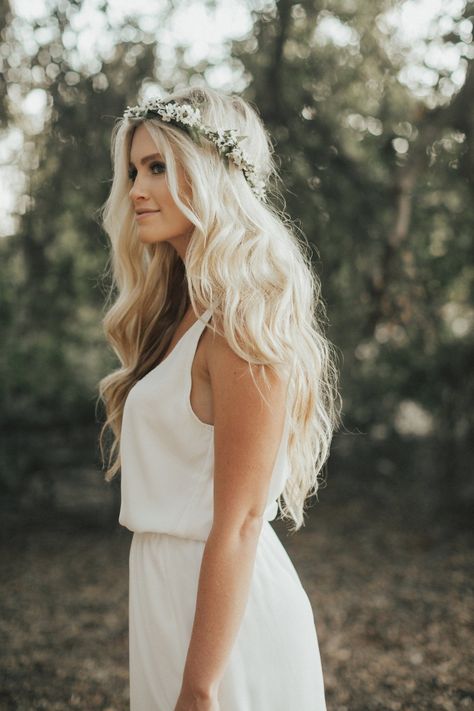 Wedding Hairstyles With Crown, Loose Wedding Hair, Wedding Hairstyles And Makeup, Bridal Party Hair, Boho Flower Crown, Simple Wedding Hairstyles, Bridal Flower Crown, Flower Crown Wedding, Wedding Boho