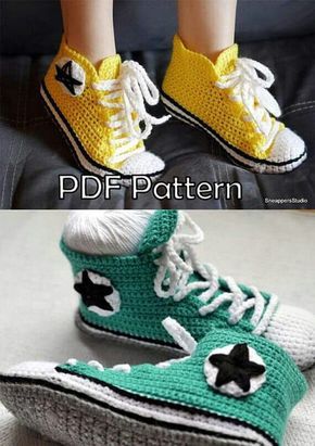 Tenis en crochet Converse En Crochet, Converse Slippers, Crochet Converse, Crochet Slipper Boots, Diy Sneakers, Confection Au Crochet, Crochet Boots, Knitted Booties, Crochet Booties