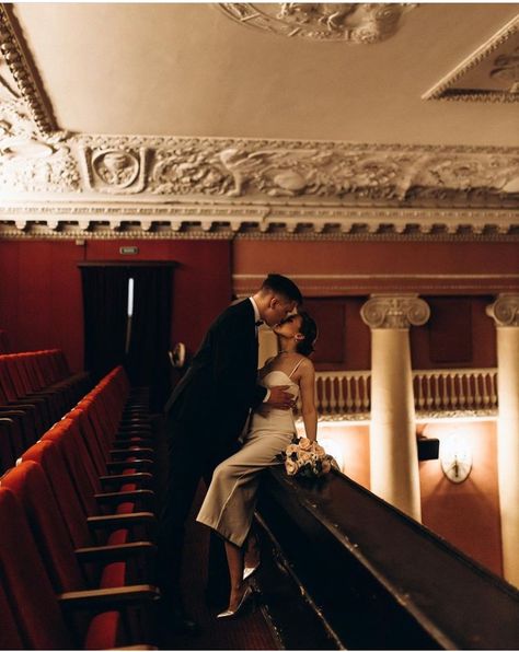 Old Theater Wedding, Theater Couple Photoshoot, Engagement Photos Theatre, Wedding In A Theatre, Cinema Engagement Photos, Theatre Wedding Photos, Movie Theatre Engagement Photos, Movie Theater Engagement Photos, Movie Engagement Photos