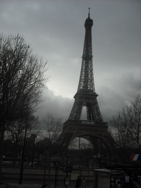 Paris on a gloomy afternoon. Dark Paris Aesthetic, Story Collage, Parisian Aesthetic, France Aesthetic, Dark Energy, Paris Aesthetic, Pretty Landscapes, Disney Villains, Dark Aesthetic