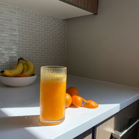 Orangeorange juicemorningaesthetic Morning Juice Aesthetic, Orange Smoothie Aesthetic, Fresh Orange Juice Aesthetic, Orange Girly Aesthetic, Juice Aesthetic Fruit, Healthy Juice Aesthetic, Jugo Aesthetic, Fresh Juice Aesthetic, Fruit Juice Aesthetic