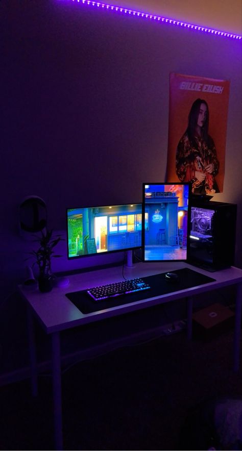 2 Monitor Pc Setup, Pc Setup Wallpaper, 2 Monitor Setup, 2 Monitor Desk Setup, Gaming Room Decor Ideas, Double Monitor Setup, Small Gaming Room, Small Gaming Room Ideas, Rising Desk