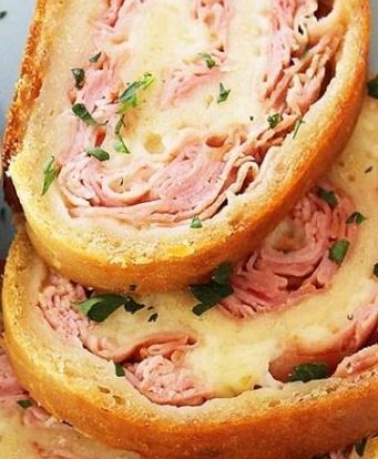 Ham And Cheese Roll Ups, Southern Thanksgiving, Cheese Roll, Healthy Thanksgiving, Crescent Roll Recipes, Cheese Rolling, Baked Ham, Ham Recipes, Thanksgiving Menu