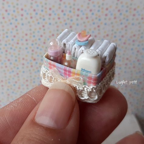 Calico Critters Families, Mini Doll House, Diy Doll Miniatures, Lake Food Ideas Summer, Doll House Crafts, Lake Food Ideas, Food Ideas Summer, Boat Food, Lake Food