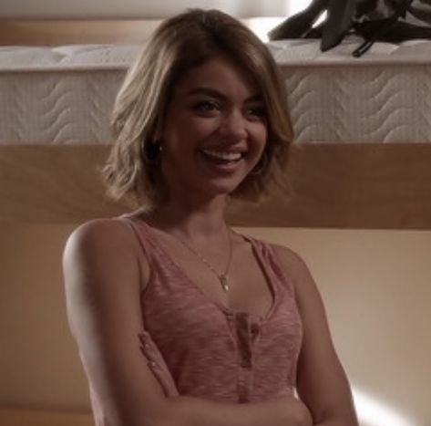 Hailey Modern Family, Hailey Dunphy, Sarah Hyland Hair, Walsh Family, Haley Modern Family, Haley Dunphy, Julie Bowen, Sarah Hyland, Hair 2024