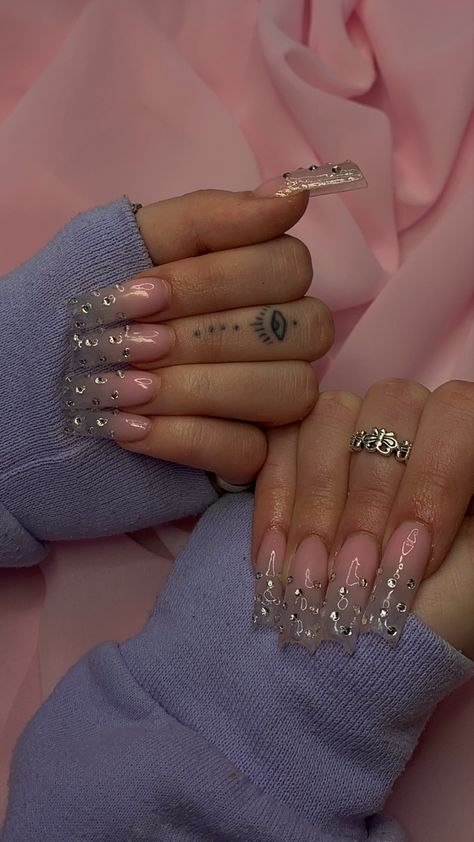 Clear Nails With Gemstones, Clear Nails With Rhinestones Bling, Diamond Ombre Nails, Ombre Gems Nails, Clear Pink Acrylic Nails With Diamonds, Small Rhinestone Nails, Clear Ombré Nails, Clear Rhinestone Nails, Ombre Rhinestone Nails