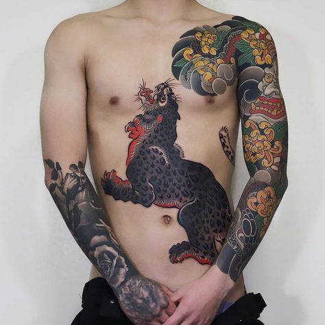 Tato Irezumi, Tato Tradisional, Traditional Japanese Tattoo Designs, Jaguar Tattoo, Leopard Tattoos, Tato Lengan, Japan Tattoo Design, Irezumi Tattoos, Traditional Japanese Tattoos