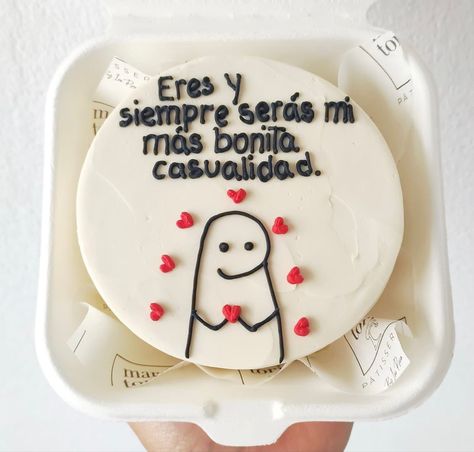 Pasteles San Valentin Ideas Mini Cakes, Lunch Box Cake Para Mi Novio, Mini Cakes San Valentin, Cake Meme, Ugly Cakes, Thematic Cake, Mini Torte, Cupcake Gift, Korean Cake