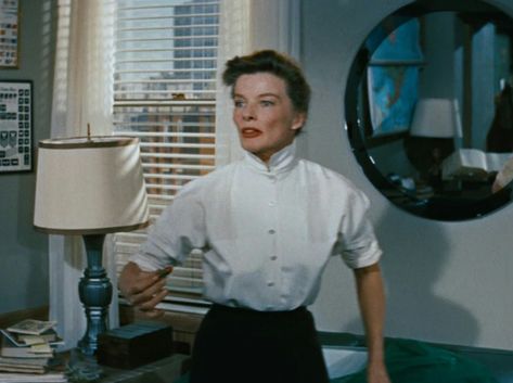 What Your Late '50s Fashion & Beauty Routines Would Have Looked Like, According To Katharine Hepburn In 'Desk Set' Katherine Hepburn Aesthetic, Katharine Hepburn Style, Late 50s Fashion, Katherine Hepburn Style, White Stole, Katherine Hepburn, Hepburn Style, Katharine Hepburn, Kendall And Kylie Jenner