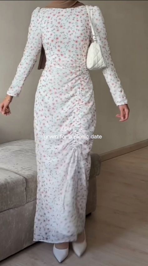 Long Dresses Halal, Birthday Dress Modest, Summer Dresses For Hijab, Sundress Hijab, Dresses For Hijabi Girl, Hijabi Fitted Dress, Birthday Modest Outfit, Modest Summer Dresses Muslim, Floral Hijab Dress