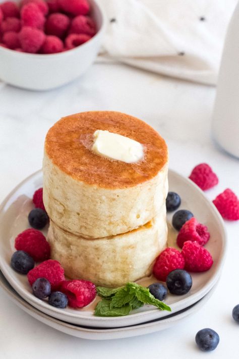 These fluffy Japanese Pancakes are light, airy, and so fun to make and eat for breakfast. Made with a souffle technique, they will be the fluffiest pancakes you will ever bite into! #pancakes #breakfast #japanesefood Japanese Fluffy Pancakes, Japanese Pancake Recipe, Fluffy Pancake Recipe, Japanese Pancake, No Flour Pancakes, Souffle Pancakes, Cake Liner, Buttermilk Recipes, Pancakes Ingredients