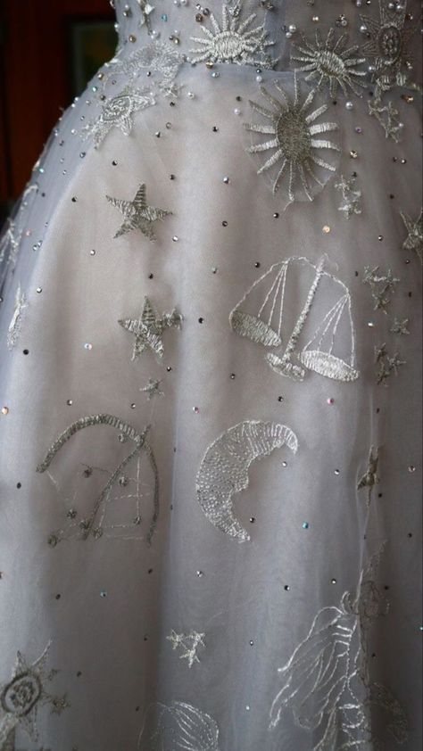 Celestial Wedding Theme, Embroidered Wedding Gown, Celestial Wedding, Embroidered Bodice, Embroidered Wedding, Alternative Wedding, Fancy Dresses, Wedding Bells, Dream Dress