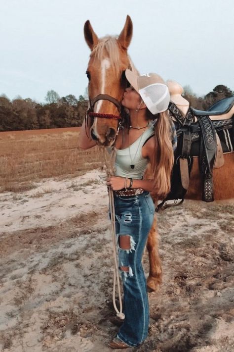 Check out Ryan repping the MHC Bull in the khaki/ white while taking her horse out for a walk. Country girl summer vibes southern style. Real Country Girl Outfits, Country Girl Summer, Horse Girl Outfits, Country Girl Aesthetic, Horse Photography Poses, Cowgirl Pictures, Country Girl Life, Horse Riding Clothes