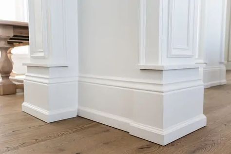 Shoe Molding vs Quarter Round – Everything You Need to Know ⋆ Tall Baseboards, Base Shoe Molding, Baseboard Styles, Quarter Round Molding, Baseboard Trim, White Molding, Baseboard Molding, House Trim, Floor Molding