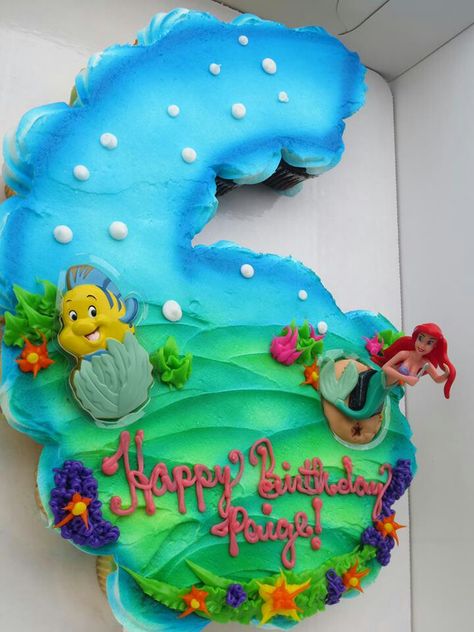 Cute birthday cupcake cake!! Ariel Stuff, Cupcakes For Girls, Perfect Cupcakes, Ariel Cake, Disney Mermaid, Birthday Balloons Pictures, Pull Apart Cupcake Cake, Pull Apart Cake, Birthday Cake For Husband