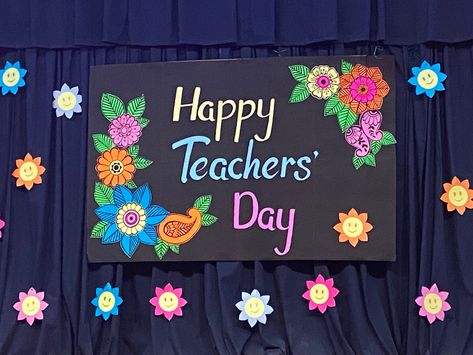 Chart For Teachers Day, Happy Teachers Day Background Design, School Stage Decoration Ideas For Teachers Day Diy, Teachers Day Chart For School, Teachers Day Chart Ideas For School, Teachers Day Board Decoration Ideas In School, Teacher Day Board Decoration, Teachers Day Chart Ideas, Teachers Day Chart