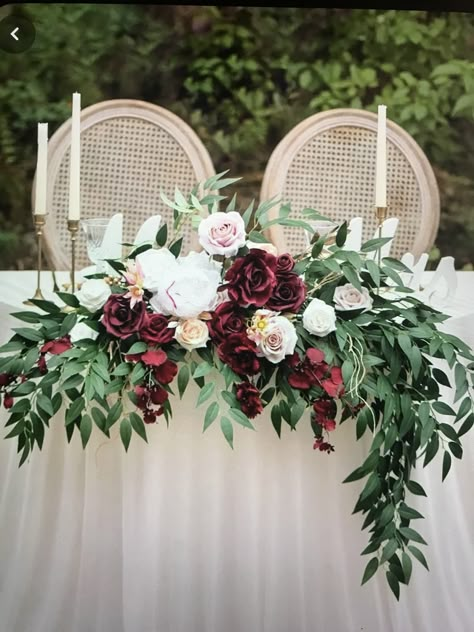 Romantic Winter Wedding Centerpieces, Maroon Wedding Centerpieces, Bordo Wedding Decoration, Round Table Wedding Decor Burgundy, Burgundy Sweetheart Table, Blush Pink And Burgundy Main Table, Burgundy And Blush Wedding Sweetheart Table, Burgundy Blush Sweetheart Table, Wedding Centerpieces Burgundy