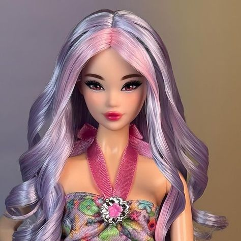 Custom Barbie Dolls, Barbie Photoshoot, Monster High Halloween, Custom Barbie, Cherry Hair, Average Body, Girls Group, Barbie Style, Short Wavy Hair