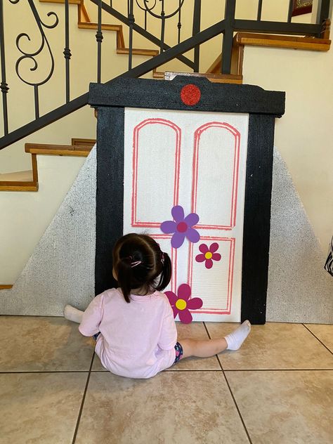 Diy Boo Door Monsters Inc, Boo Door Monsters Inc, Diy Monsters Inc Decorations, Monsters Inc Decorations, Diy Party Props, Monsters Inc Doors, Buu Monster Inc, Sully And Boo, Boo's Door