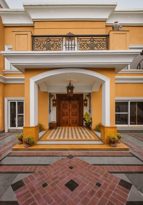 House Beautiful Paint Colors, Indian Porch Design, Portico Design Indian Style, Home Exterior Colors Indian, Colour For House Exterior, Indian House Paint Exterior, Home Color Exterior Paint Ideas, Indian House Exterior Paint Colors, House Painting Ideas Exterior Colors Indian