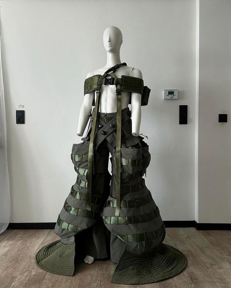 Military wedding dress by @aojierou . . . THIS IS STUNNING . . . #moonbeamexhibitions #fashiondesigner #fashiondesign #futureoffashion #fashion #brand Wedding Dress Art, Futurism Fashion, Drag Queen Outfits, Military Dresses, Upcycle Clothes Diy, Barcelona Fashion, Military Wedding, Conceptual Fashion, Archive Fashion