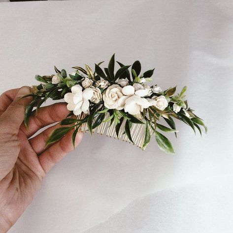 Flowers Available In October, Bridal Flowers In Hair, Wedding Floral Hair Piece, Wedding Flowers In Hair, Brides Hair Accessories, Floral Hair Clip Wedding, Floral Hair Piece Wedding, Leaf Hair Piece, Gold Leaf Hair