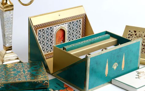 Premium Wedding Cards, Wedding Box Design, Wedding Invitation Hamper, Indian Wedding Invitation Box, Luxury Wedding Invitations Box, Luxury Invitation Card, Box Wedding Invitations, Gold Leaf Design, Box Invitations