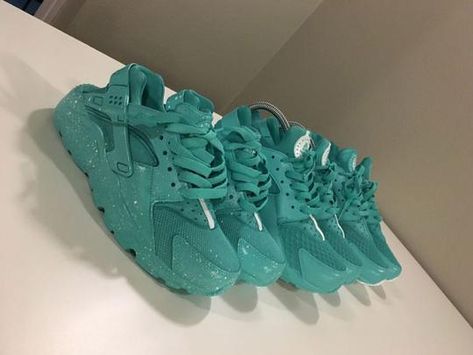 Custom Tiffany Blue Nike Huaraches Custom Huaraches, Nike Air Force Custom, Custom Tennis Shoes, Air Force Custom, Tiffany Blue Nike, Nike Shoes Blue, Tiffany Blue Nikes, Custom Nike Air Force, Custom Nike