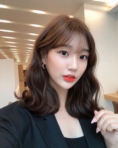 Middle Length Hair, California Hair, Hair Style Korea, Layered Haircuts For Medium Hair, Hair Inspiration Short, Hairstyles For Layered Hair, Shot Hair Styles, Haircuts For Medium Hair, Haircuts Straight Hair