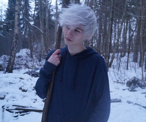 Jack Frost Cosplay, Short Hair Tomboy, Dark Fairytale, Emo Guys, Male Cosplay, The Big Four, Pose Reference Photo, Jack Frost, Add Me