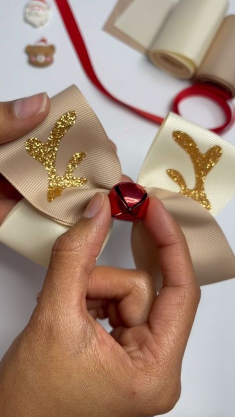 8K views · 1.1K shares | Christmas Hair Bow Tutorial. Don’t forget to follow for more crafts. 🫶 #hairbowtutorial #hairbowdiy #bowtutorial #christmashairbow #moño #liston | Monica Crafts It All | raddad · Original audio Christmas Diy Baby, Christmas Hair Bows Diy, Christmas Embroidery Hair Bows, Reindeer Hair Bows, Thanksgiving Cheer Bows, Diy Baby Hair Bows, Hair Bows Diy Ribbon, Faux Laetjer Chrisytmas Hair Bows, Holiday Hair Bows