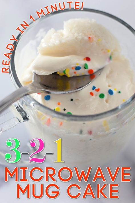 Quick Mug Cake Microwave Recipes, Quick Mug Cake, Microwave Cake Mix, Microwave Mug Cake, Cake Microwave, Microwave Mug Recipes, Easy Strawberry Cheesecake, Easy Mug Cake, Microwave Mug