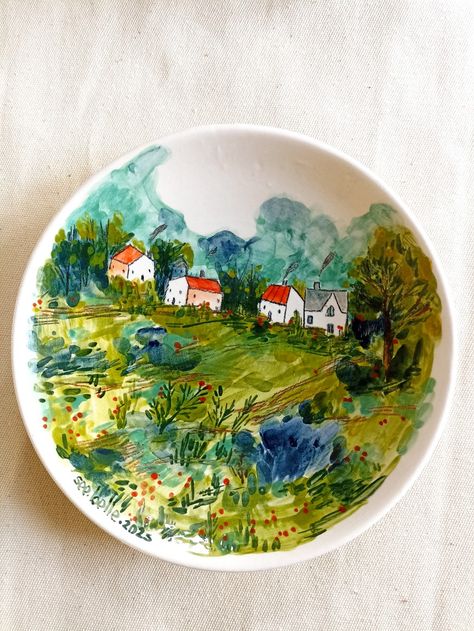 Underglaze Ceramics Ideas, Pottery Painting Landscape, Painting On Ceramic Mugs, Painted Ceramic Plate, Ceramic Platter Painting Ideas, Pottery Plate Painting, Hand Painted Pottery Plates, Ceramics Ideas Pottery Painting, Ceramic Painting Ideas Bowls