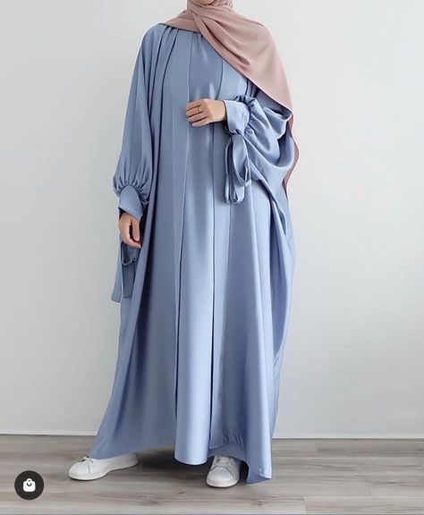 Simple Abaya Designs, Modest Fashion Muslim, Simple Abaya, Muslimah Fashion Casual, Islamic Fashion Dresses, Modest Dresses Fashion, Mode Hijabi, Modest Fashion Hijab, Mode Turban