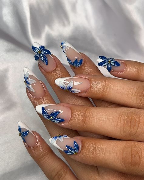 LA nail plug | 🩵💙 inspo : @kaykai.nails DM to book! always taking new clients 🫶 burbank, CA house calls also all over the LA area #nails... | Instagram Summer Beach Nails Almond, Beach Nail Inspo Almond, Beach Nails Flower, Interesting Nail Art, Spring Cruise Nails, Beach Winter Nails, Nails Design Vacation, Nails Inspo Vacation, January Vacation Nails