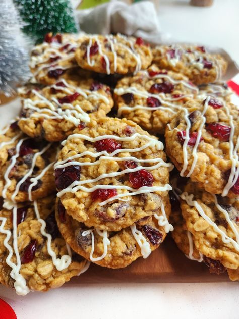 Christmas Baking Recipes Easy, Cranberry Oatmeal Cookies, Best Cookie Recipe Ever, Christmas Baking Easy, Cranberry Oatmeal, Best Oatmeal Cookies, Oatmeal Cranberry Cookies, Chocolate Oatmeal Cookies, Christmas Baking Recipes