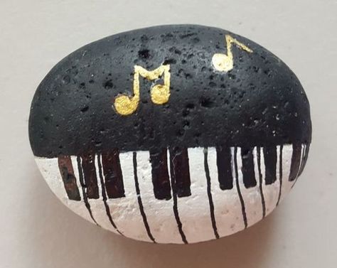 Piano Painted, Decorative Rocks, Diy Rock Art, Art Pierre, Stone Art Painting, Painted Rocks Kids, Music Painting, Painted Rocks Craft, Marble Painting