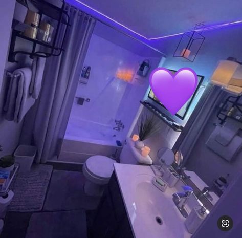 Apartment Bathroom Decor Ideas Led Lights, Led Makeup Mirror Vanity, Teenage Bathroom Aesthetic, Boujee Bathroom Aesthetic, Bathroom In Room Ideas, Aesthetic Bathroom Ideas Led Lights, Cool Bathrooms With Led Lights, Master Bedrooms Decor Led Lights, Led Light In Bathroom