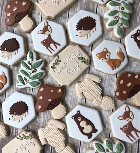 Baby Shower Biscuits, Woodland Creatures Baby Shower, Baby Bash, Baby Shower Theme Decorations, Green Baby Shower, Baby Shower Desserts, Baby Shower Woodland Theme, Baby Cookies, Modern Baby Shower