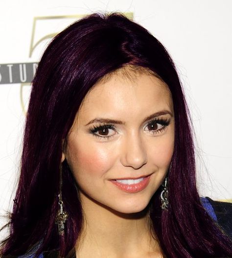 How to Dye Your Hair Purple without Bleach - 4 steps Dark Brown Purple Hair, Hair Color Without Bleach, Permanent Purple Hair Dye, Hair Makeup Looks, Funky Hair Colors, Hair Lights, Purple Hair Color, Dark Red Hair Color, Dark Purple Hair