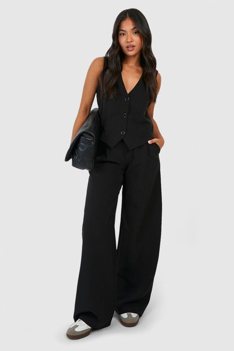 Womens Petite Tailored Wide Leg Pants - Black - 10 - Serve up a bold attitude with these petite pants. Cut shorter on the leg and made to flatter, these pants are guaranteed to give you confidence for days. The shorter inseam fits the leg length better for those 5'3 and under. Mid or high-rise pants are more flattering as they elongate the torso and give the illusion of a taller silhouette. Opting for petite palazzo pants or wide-leg styles instead? Try to stick to slim or standard fits, so you All Black Outfit Wide Leg Pants, Slack Pants Outfits For Women, Black Tailored Trousers Outfit, Wide Leg Black Pants Outfit Casual, Black Tailored Pants Outfits, Black Office Outfits Women, Wide Leg Office Pants, Palazzo Pants Outfit Casual, Black Palazzo Pants Outfit