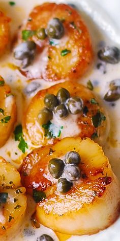 Seared Scallops with Creamy Lemon-Caper Sauce - this recipe is all about how to make the best seared scallops and not worry about them being rubbery or dry! This is achieved by 1) cooking the scallops on stove top using the proper technique, and 2) coating them in a creamy sauce to keep them moist and to add more flavor! Fancy Seafood Dishes, Weeknight Family Dinner, Seafood Scallops, Scallops Recipe, Lemon Caper Sauce, Caper Sauce, Seafood Entrees, Olive Oil Garlic, Seared Scallops