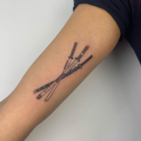 Joel Tattoo, Zoro Tattoo, Swords Tattoo, Pop Culture Tattoos, One Piece Tattoo, Blade Tattoo, Culture Tattoos, One Piece Tattoos, Cool Forearm Tattoos