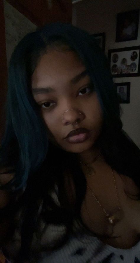 Black girl, piercing’s, nose piercing’s, double nose piercing’s Nose Chain And Septum, Over The Nose Chain Piercing, Nose Chain Across Bridge, Fairy Piercings, High Nose Piercing, Over The Nose Chain, Double Nose Piercing With Septum, Double Nose Piercing Chain, Triple Nose Piercing