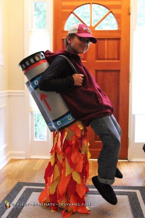 Cool Jet Pack Illusion Costume Karneval Diy, Illusion Costumes, Jet Pack, Carnaval Costume, Clever Halloween Costumes, Diy Kostüm, Homemade Halloween Costumes, Hallowen Costume, Homemade Costumes