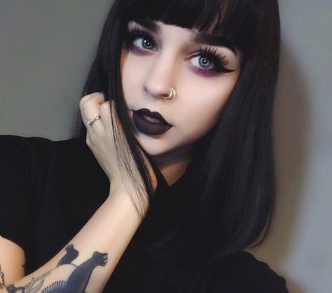 Fete Emo, Make Up Factory, E Girl Makeup, Grunge Tattoo, Black Lipstick, Alternative Makeup, Style Gothic, Goth Beauty, Edgy Makeup