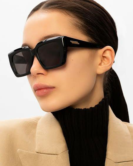 Looking for the perfect statement piece? Pop into @opticalemporio to view our new Bottega Veneta collection. Iranian Women Fashion, Fashion Eye Glasses, Shades For Women, Stylish Glasses, Trending Sunglasses, Black Sunglasses, Sunglasses Online, Womens Glasses, Na Kd