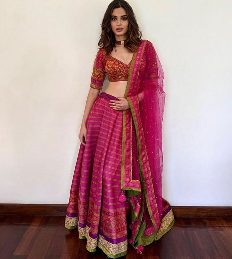 Sareetips on Instagram: “Stunning @dianapenty in @ri_ritukumar dress😍…” Diana Penty Lehenga, Diana Penty In Saree, Lehnga Ideas, Half Sleeve Blouse Designs, Mehendi Dress, Indian Fits, Lehenga For Girls, Wedding Mehendi, डिजाइनर कपड़े