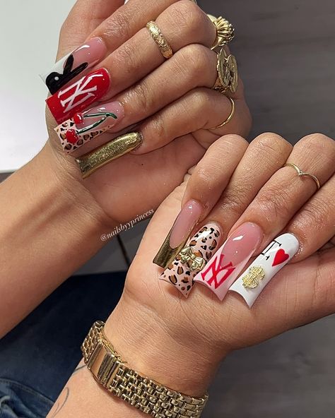 I ❤️ $ Duck Tips from @theluxepack 🎀 Code:PDB to save 🛍️ #explorepage #explorepage✨ #explorepages #explorepageready #explorepageًًً #nailsofinstagram #nailsonfleek #nailsnailsnails #nailsofig #nailsofinsta #y2k #y2knails #nailsoftheweek #losangelesnails Airbrush Duck Nails, Von Dutch Nails, Duck Nails Inspo Y2k, Own Nails Design, Short Duckies Nails, Duck Nails Ideas, Brown Duck Nails, Dope Nail Designs Square, Red Duck Nails